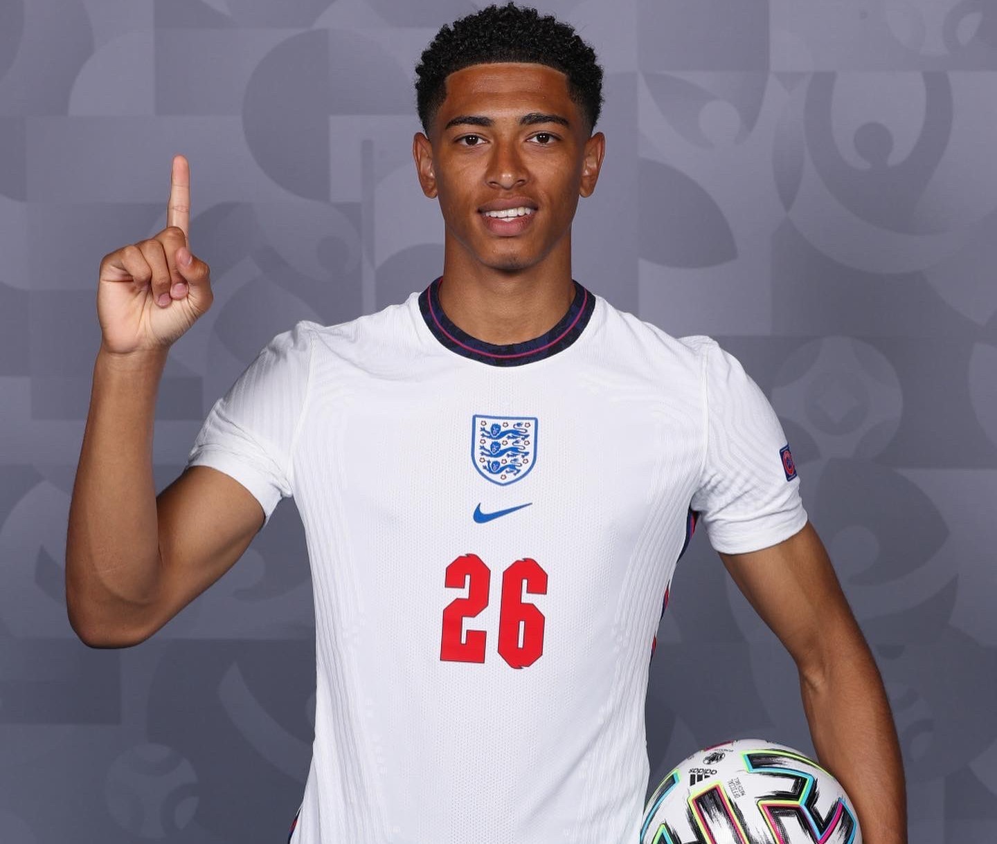 克罗地亚中场组合依旧稳如老狗（克罗地亚中场组合依然稳若磐石）