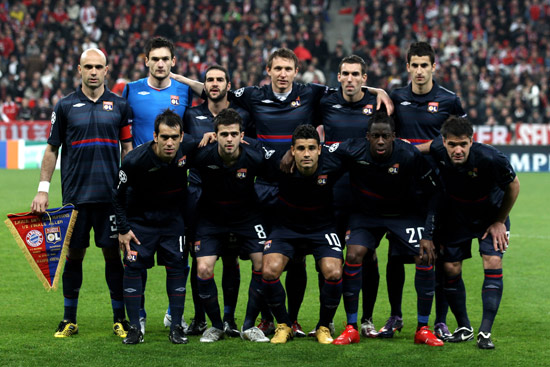 球星连续三次强打成功（球星三度强打告捷）