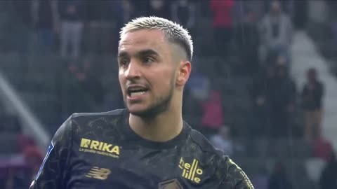 欧冠积分榜：阿森纳继续全胜领跑，拜仁3分之差位列第二（欧冠积分榜更新：阿森纳保持全胜领跑，拜仁以3分之差居第二）