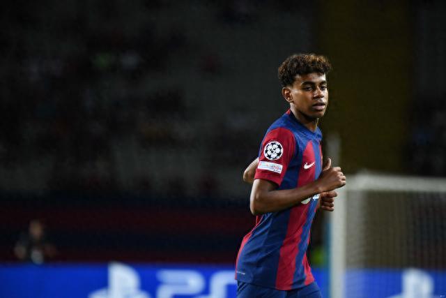 篮球勇士替补球员连续得分上双（勇士替补席连场有人得分上双）