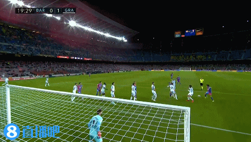 VAR音频曝光！巴萨点球判罚引争议，手球判罚背后有何真相？（VAR通话曝光：巴萨点球惹争议，手球判定的真相是什么？）