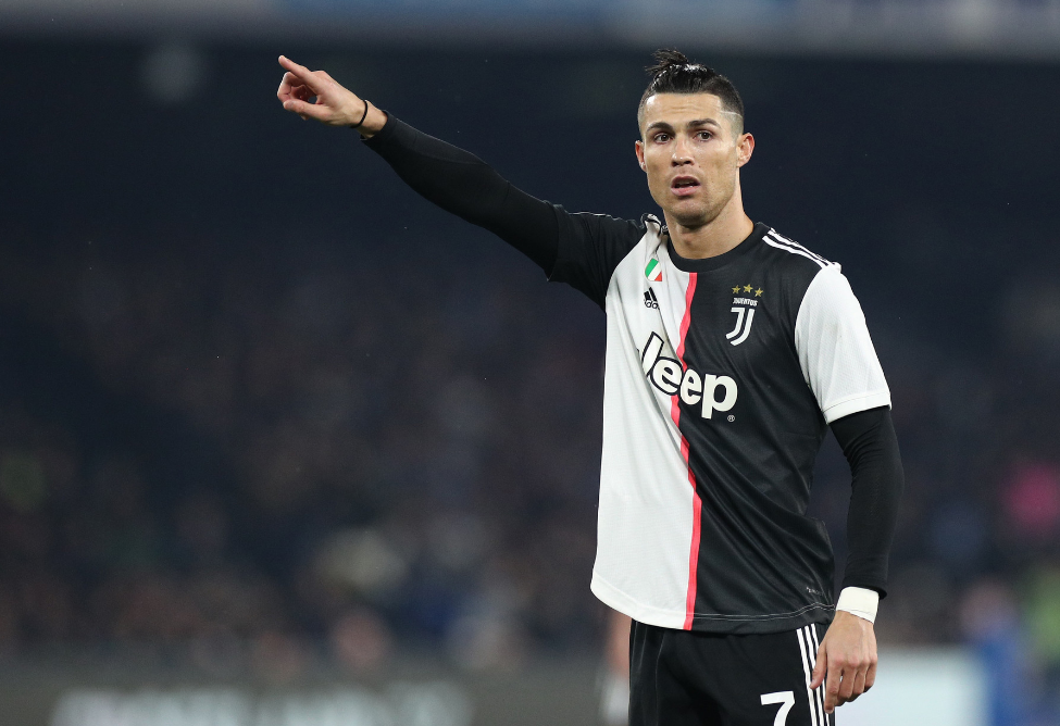 半场战报：莱切0-0维罗纳（半场速递：莱切与维罗纳0-0僵持）