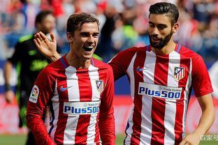 TA：多家豪门关注小将斯密特，阿尔克马尔对其估价约6000万欧（TA：阿尔克马尔为新星斯密特标价约6000万欧，多家豪门密切关注）